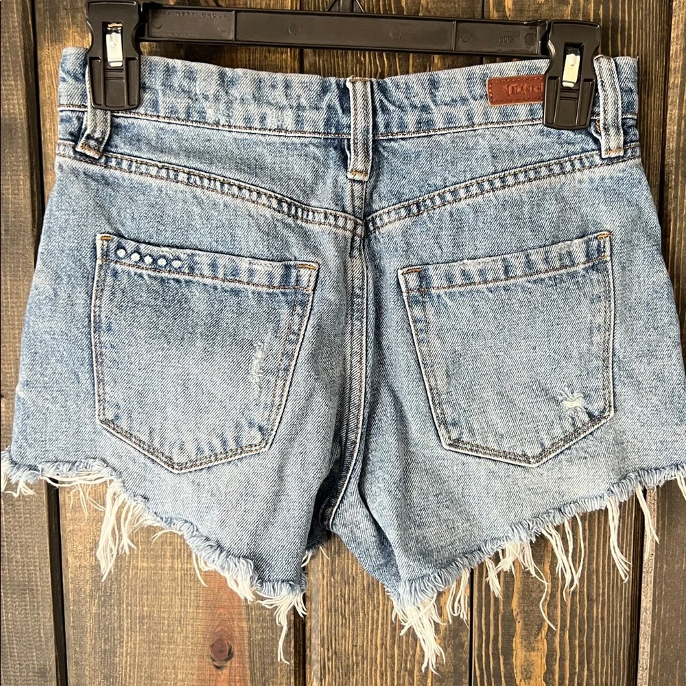BlankNYC The Barrow Short 24 Vintage High Rise Distressed Festival Shorts Boho‎